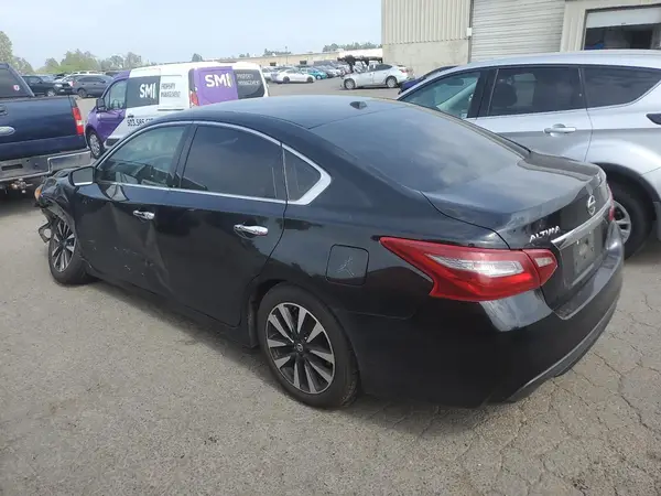 1N4AL3AP3JC164955 2018 NISSAN ALTIMA - Image 2