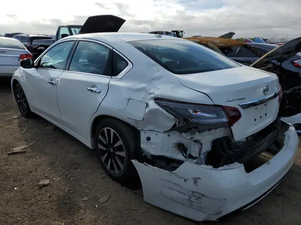 1N4AL3AP3JC165684 2018 NISSAN ALTIMA - Image 2