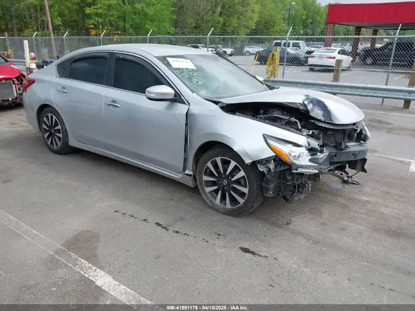 1N4AL3AP3JC165720 2018 NISSAN ALTIMA - Image 1