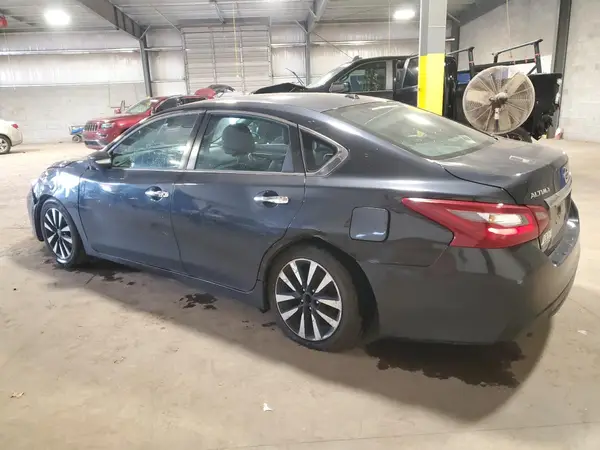 1N4AL3AP3JC165992 2018 NISSAN ALTIMA - Image 2