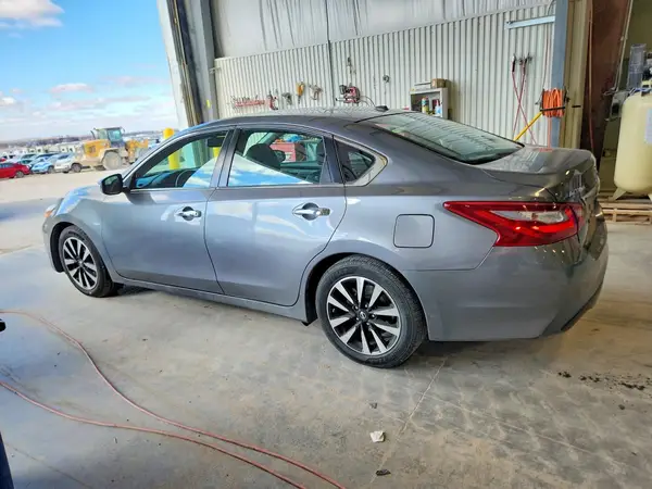 1N4AL3AP3JC166267 2018 NISSAN ALTIMA - Image 2