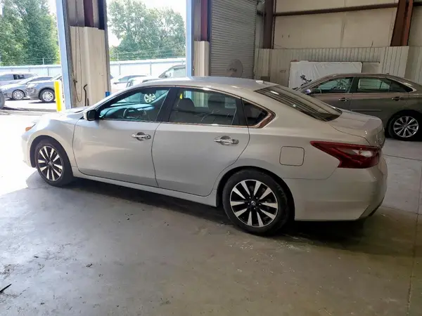 1N4AL3AP3JC171338 2018 NISSAN ALTIMA - Image 2