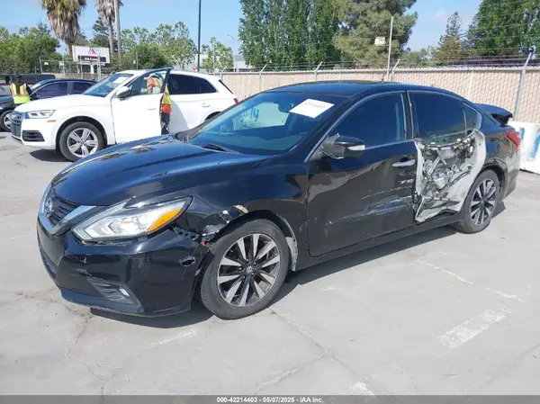 1N4AL3AP3JC172067 2018 NISSAN ALTIMA - Image 2