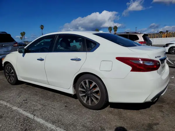 1N4AL3AP3JC173204 2018 NISSAN ALTIMA - Image 2