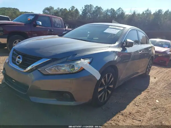 1N4AL3AP3JC173820 2018 NISSAN ALTIMA - Image 2