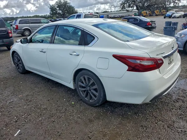 1N4AL3AP3JC176653 2018 NISSAN ALTIMA - Image 2