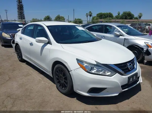 1N4AL3AP3JC179391 2018 NISSAN ALTIMA - Image 1