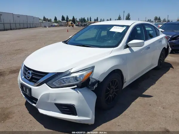 1N4AL3AP3JC179391 2018 NISSAN ALTIMA - Image 2