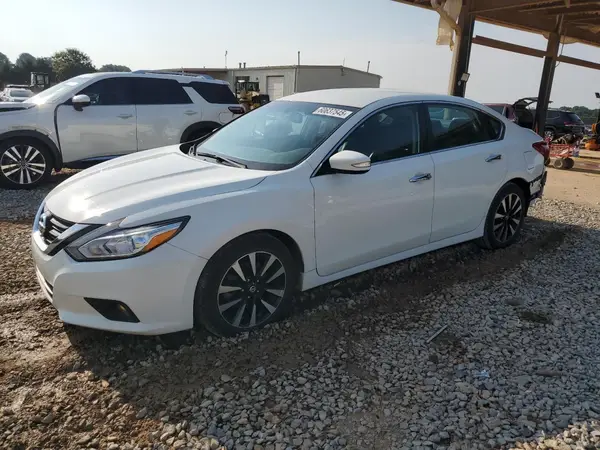 1N4AL3AP3JC180878 2018 NISSAN ALTIMA - Image 1