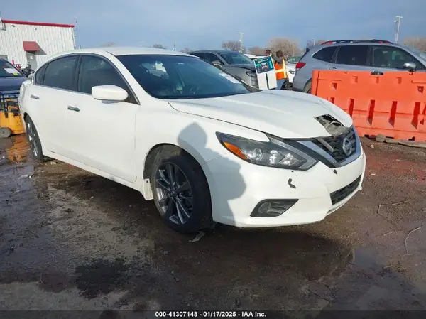 1N4AL3AP3JC184686 2018 NISSAN ALTIMA - Image 1