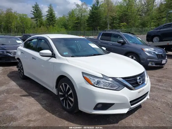 1N4AL3AP3JC185014 2018 NISSAN ALTIMA - Image 1