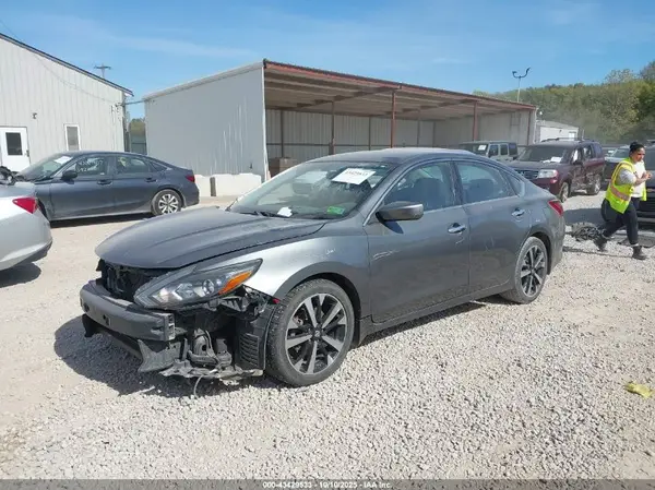 1N4AL3AP3JC187300 2018 NISSAN ALTIMA - Image 2