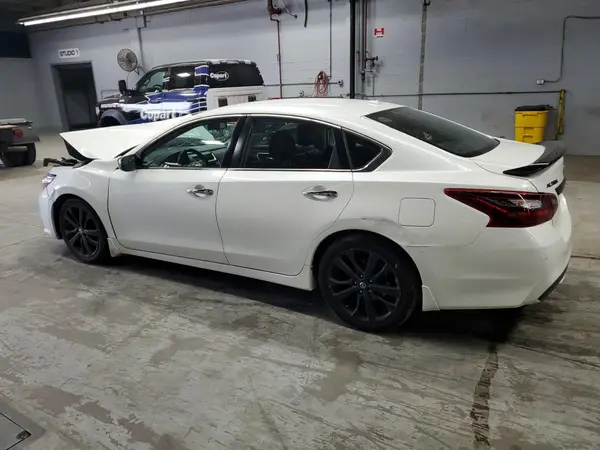1N4AL3AP3JC192397 2018 NISSAN ALTIMA - Image 2