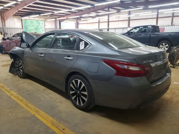 1N4AL3AP3JC195039 2018 NISSAN ALTIMA - Image 2