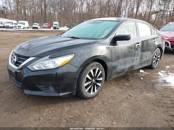 1N4AL3AP3JC195624 2018 NISSAN ALTIMA - Image 2