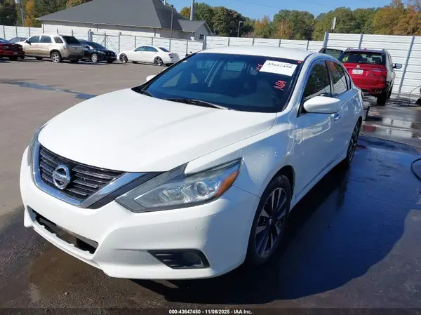 1N4AL3AP3JC197986 2018 NISSAN ALTIMA - Image 2