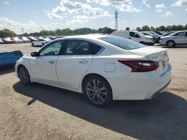 1N4AL3AP3JC198099 2018 NISSAN ALTIMA - Image 2