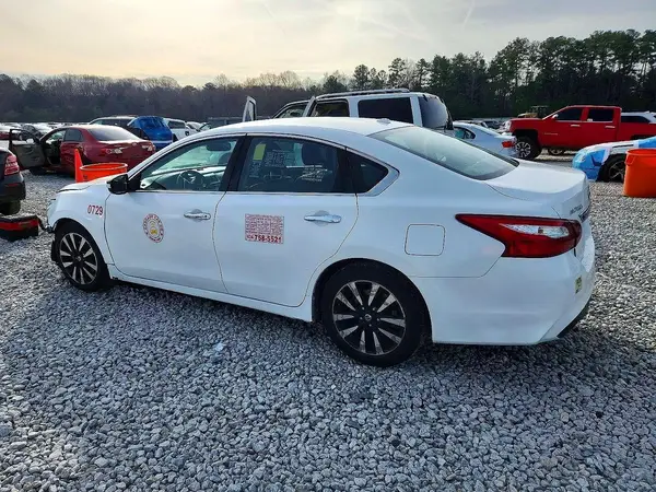 1N4AL3AP3JC198622 2018 NISSAN ALTIMA - Image 2