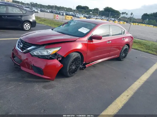 1N4AL3AP3JC200689 2018 NISSAN ALTIMA - Image 2