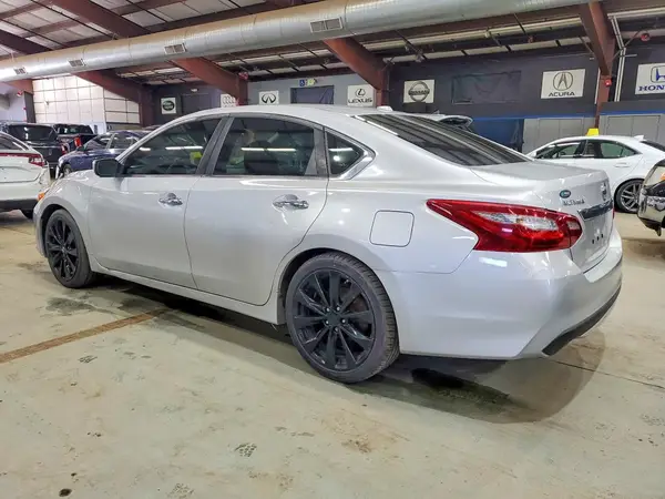 1N4AL3AP3JC201387 2018 NISSAN ALTIMA - Image 2