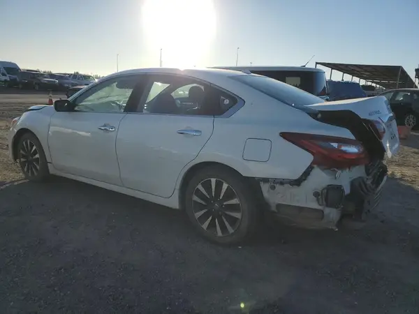 1N4AL3AP3JC201812 2018 NISSAN ALTIMA - Image 2