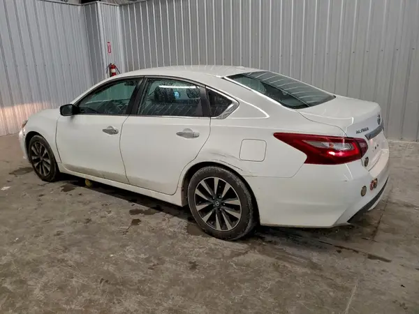 1N4AL3AP3JC202877 2018 NISSAN ALTIMA - Image 2