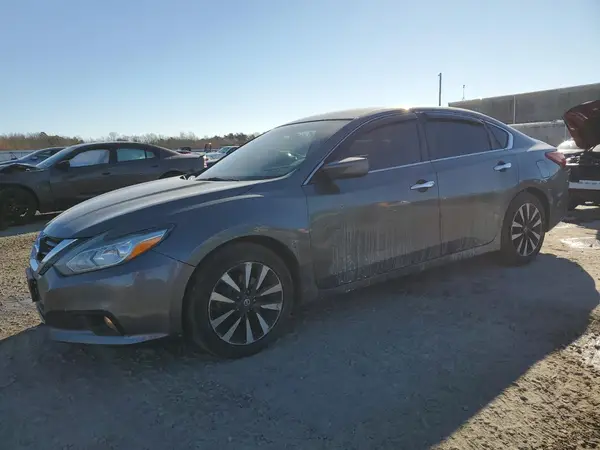 1N4AL3AP3JC204483 2018 NISSAN ALTIMA - Image 1