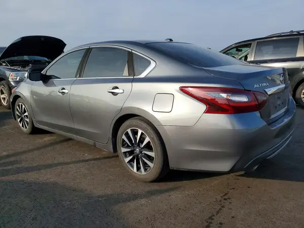 1N4AL3AP3JC204564 2018 NISSAN ALTIMA - Image 2
