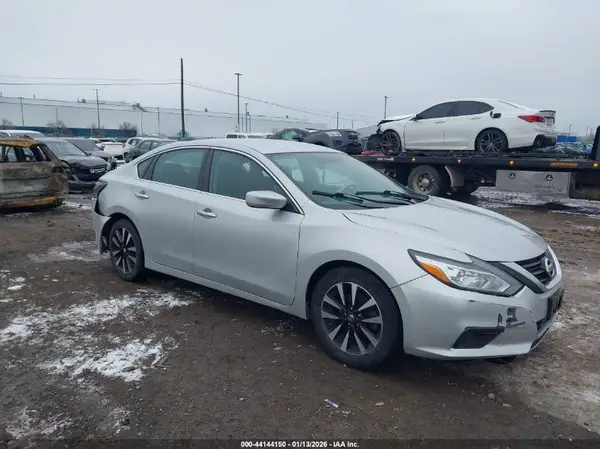 1N4AL3AP3JC205102 2018 NISSAN ALTIMA - Image 1