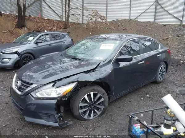 1N4AL3AP3JC205875 2018 NISSAN ALTIMA - Image 2