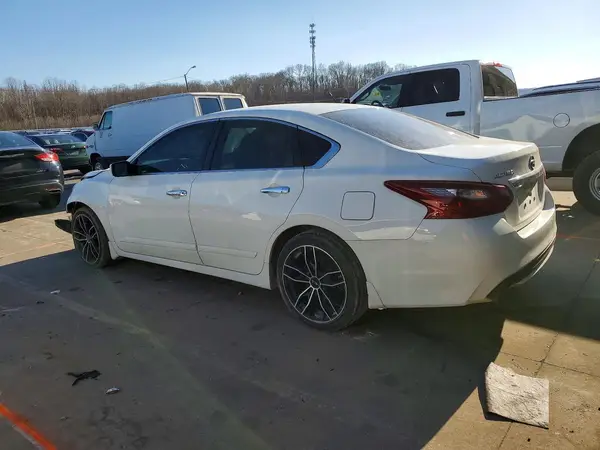 1N4AL3AP3JC207075 2018 NISSAN ALTIMA - Image 2
