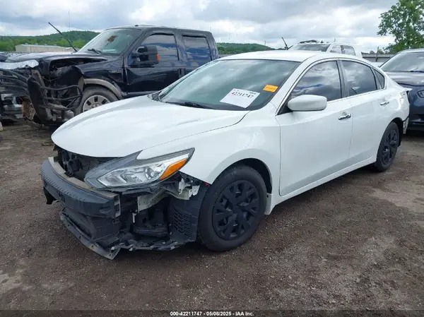 1N4AL3AP3JC207125 2018 NISSAN ALTIMA - Image 2