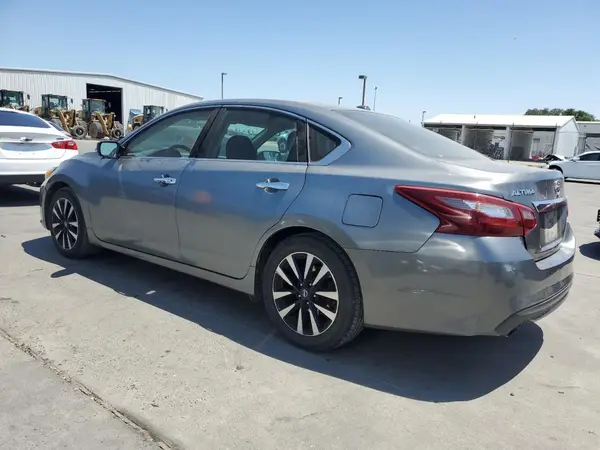 1N4AL3AP3JC210039 2018 NISSAN ALTIMA - Image 2
