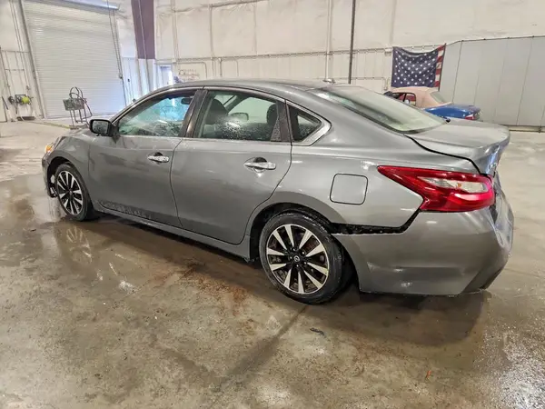1N4AL3AP3JC211787 2018 NISSAN ALTIMA - Image 2