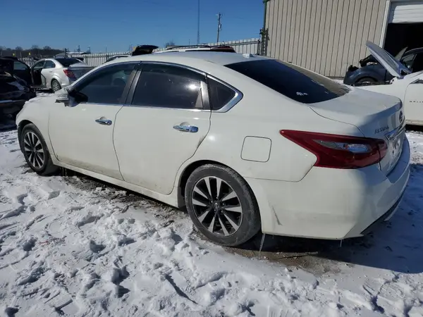 1N4AL3AP3JC212664 2018 NISSAN ALTIMA - Image 2