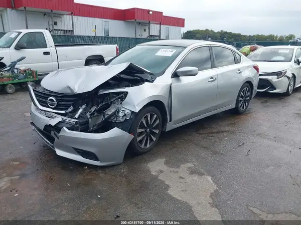 1N4AL3AP3JC213233 2018 NISSAN ALTIMA - Image 2