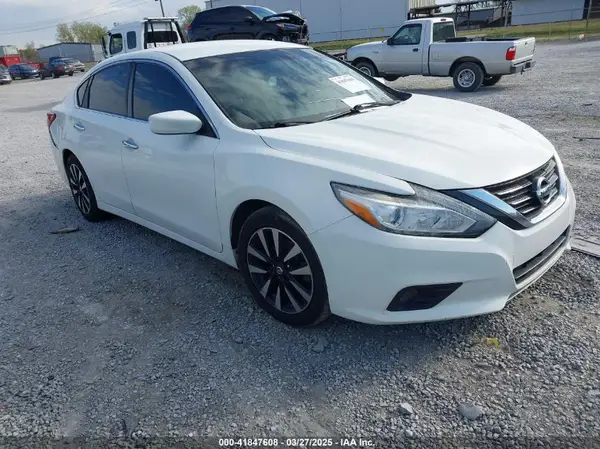 1N4AL3AP3JC214754 2018 NISSAN ALTIMA - Image 1