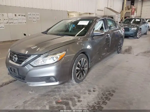 1N4AL3AP3JC215306 2018 NISSAN ALTIMA - Image 2