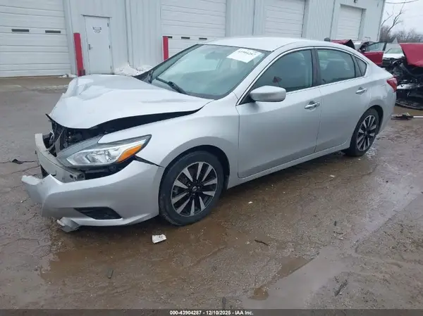 1N4AL3AP3JC215421 2018 NISSAN ALTIMA - Image 2
