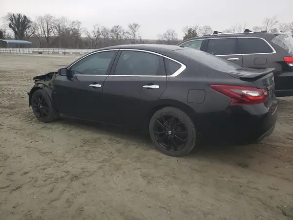 1N4AL3AP3JC220117 2018 NISSAN ALTIMA - Image 2