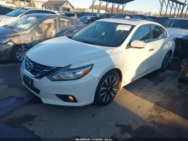 1N4AL3AP3JC227813 2018 NISSAN ALTIMA - Image 2