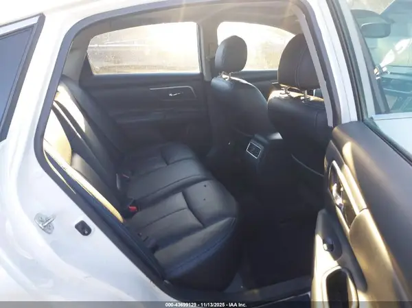1N4AL3AP3JC227813 2018 NISSAN ALTIMA - Image 8