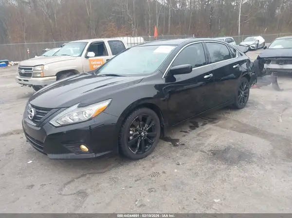1N4AL3AP3JC230999 2018 NISSAN ALTIMA - Image 2