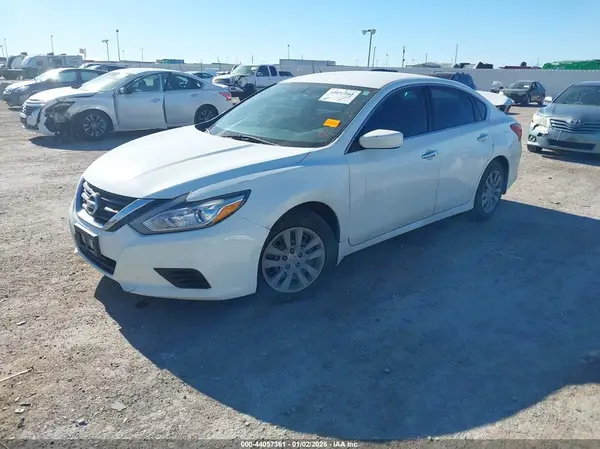 1N4AL3AP3JC233157 2018 NISSAN ALTIMA - Image 2