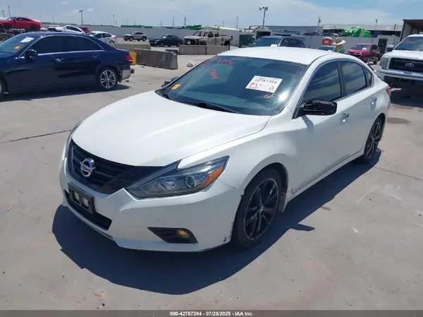 1N4AL3AP3JC233160 2018 NISSAN ALTIMA - Image 2