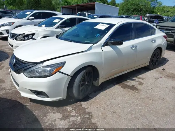 1N4AL3AP3JC233241 2018 NISSAN ALTIMA - Image 2