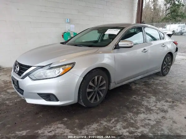 1N4AL3AP3JC236978 2018 NISSAN ALTIMA - Image 2