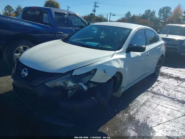 1N4AL3AP3JC237354 2018 NISSAN ALTIMA - Image 2