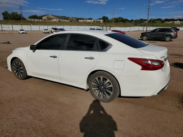 1N4AL3AP3JC237564 2018 NISSAN ALTIMA - Image 2