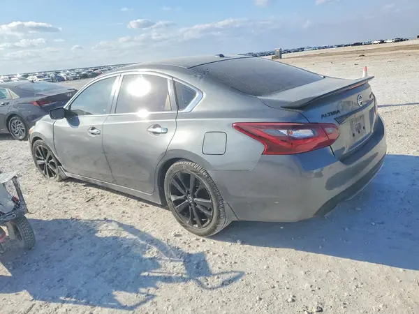 1N4AL3AP3JC238567 2018 NISSAN ALTIMA - Image 2